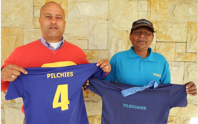 Johan Wilkenson (regs),  die â€œPirateâ€  op  die  Pelagiese  Vissersboot, Vleigans van Louis Groenewald, het inisiatief aan die dag gelÃª om â€˜n borgskap van Vleigans (Louis Groenewald) en Disa Sport (Robin Kaplan) vir rugbytruie vir die o/11 span van Gansbaai PrimÃªr te bekom. Die truie is onlangs deur Johan aan die Adjunk-hoof, Neil Pedro oorhandig.   